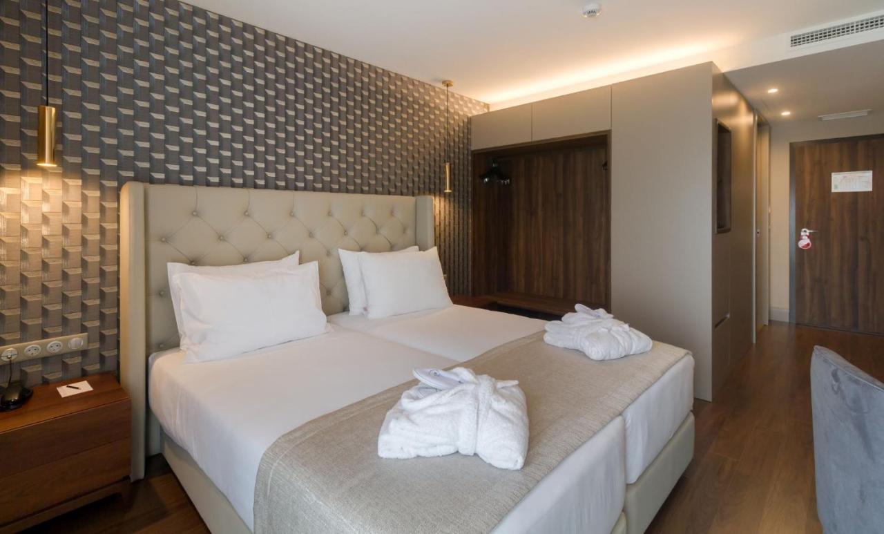 Deluxe Room,1256417515:JPEG