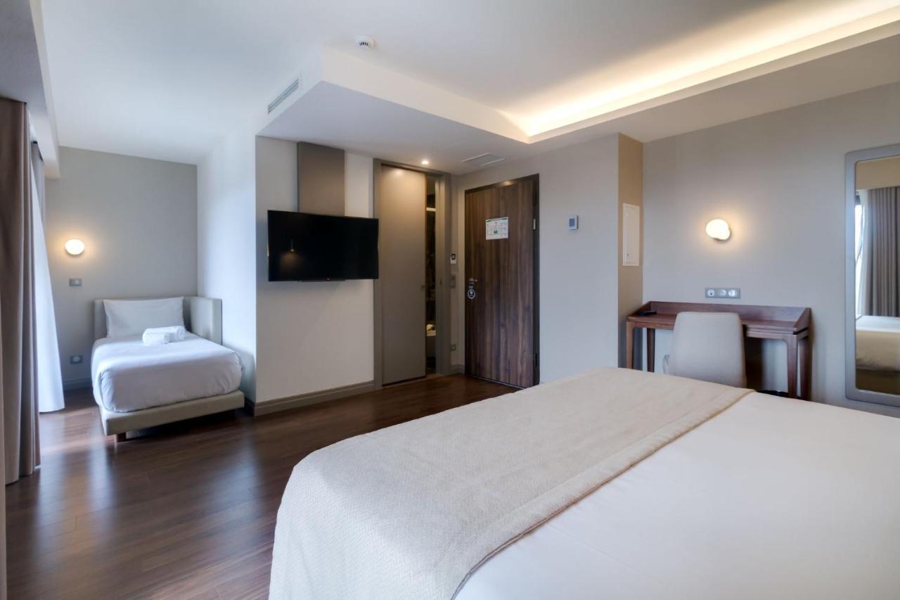 Triple Room,1593874106:JPEG