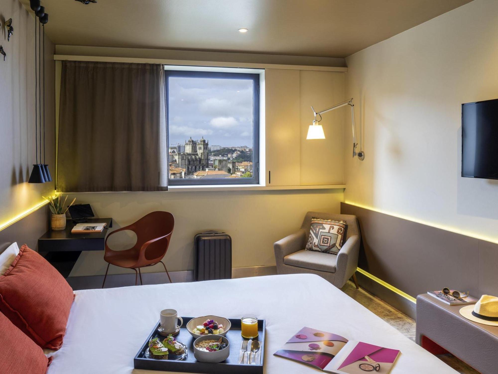 Privilege Double Room with Panoramic City View,1716968713:JPEG
