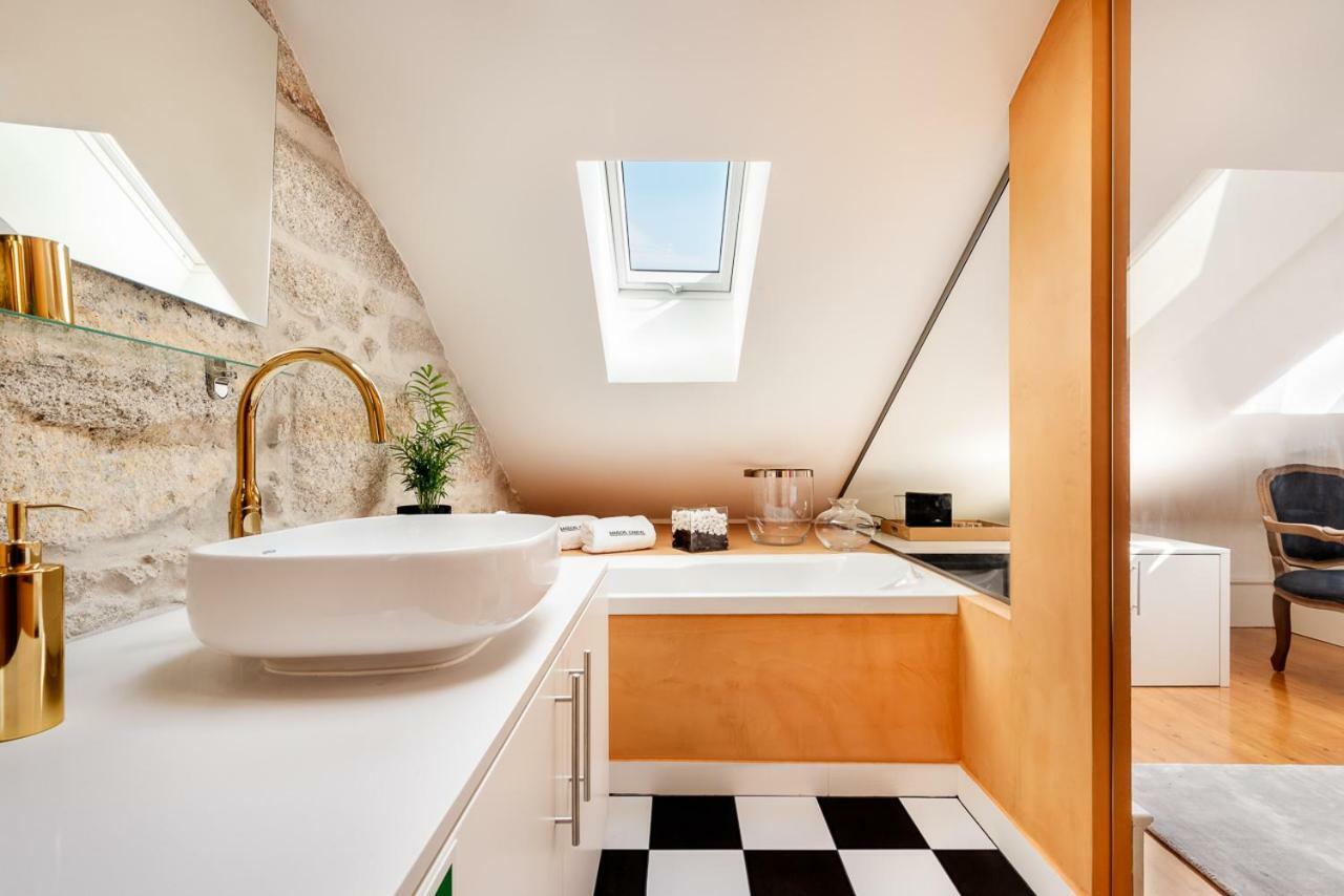 Deluxe Double Room Bath