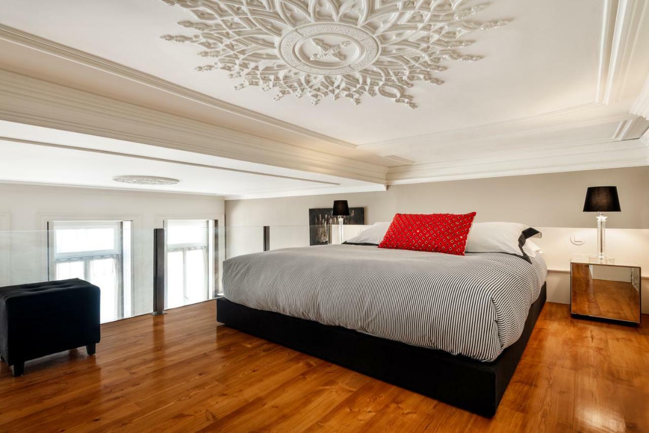 Deluxe Queen Suite
