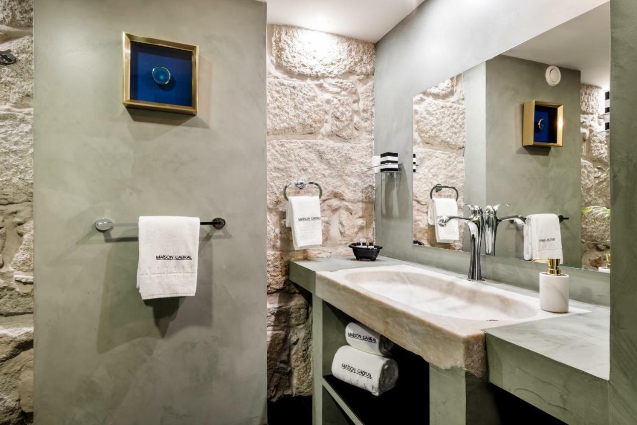 Deluxe Queen Suite